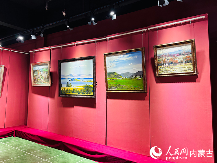 油畫寫生基地中展示的作品。人民網(wǎng)記者 張聿修攝