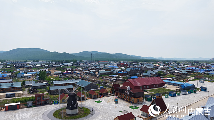 航拍恩和俄羅斯族民族鄉(xiāng)。人民網(wǎng)記者 齊浩男攝